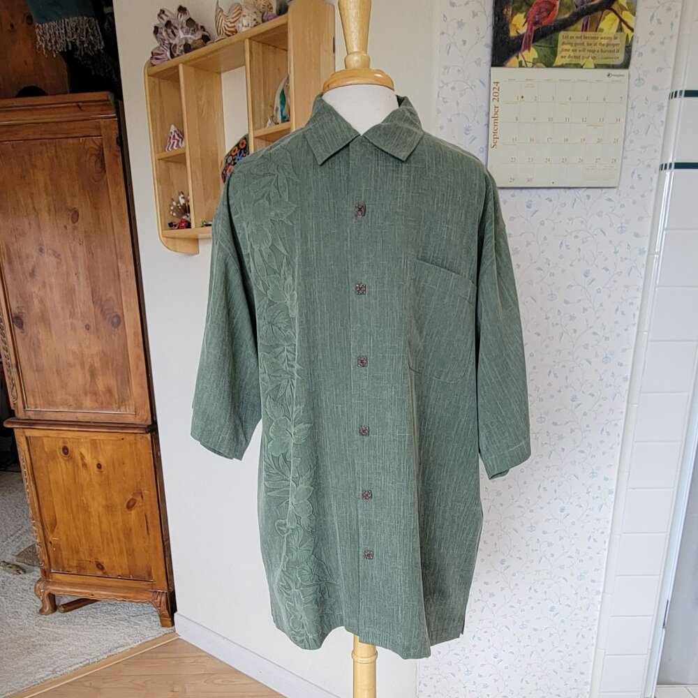 Tommy Bahama Men's 100% Silk Embroidered Button Down Shirt